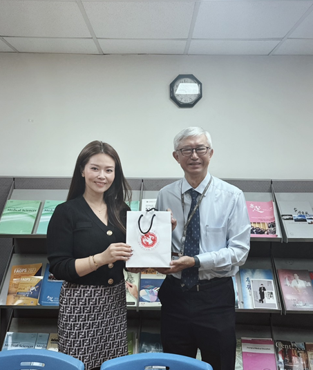 1. 高雄美國學校KAS特地來拜訪中心 傅尹志執行長洽談寒暑假實習合作事宜